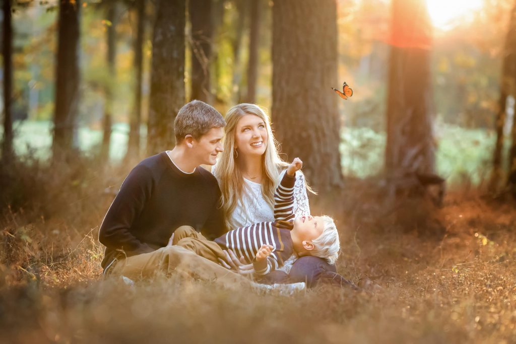 Family_portrait_portfolio_image_by_Chattanooga_based_Innamorata_Photography_WoodsCards-10