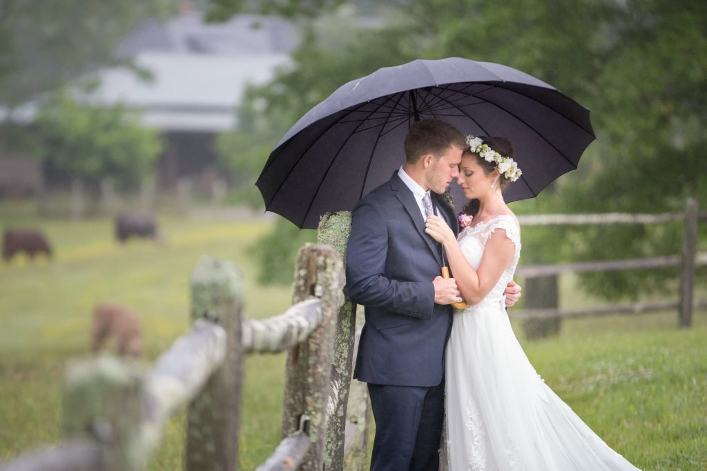 Laurelwood Farms Rainy Day Wedding Signal Mountain TN Chattanooga