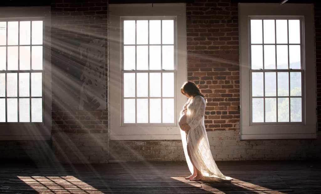 Maternity_portrait_portfolio_image_by_Chattanooga_based_Innamorata_Photography_6N5C8307-Edit2