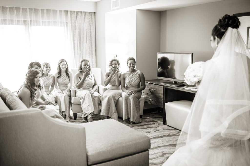 Wedding_anticipation_portfolio_image_by_Chattanooga_based_Innamorata_Photography_ArielleBrandonWed00147M