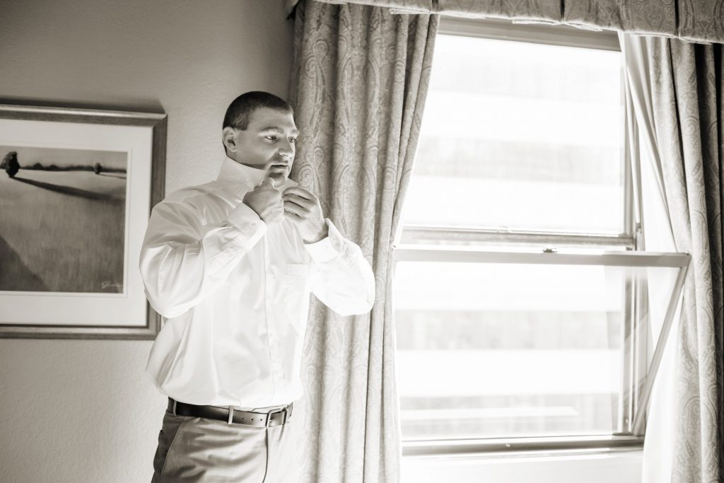 Wedding_anticipation_portfolio_image_by_Chattanooga_based_Innamorata_Photography_CourtneyLebronWed00042M