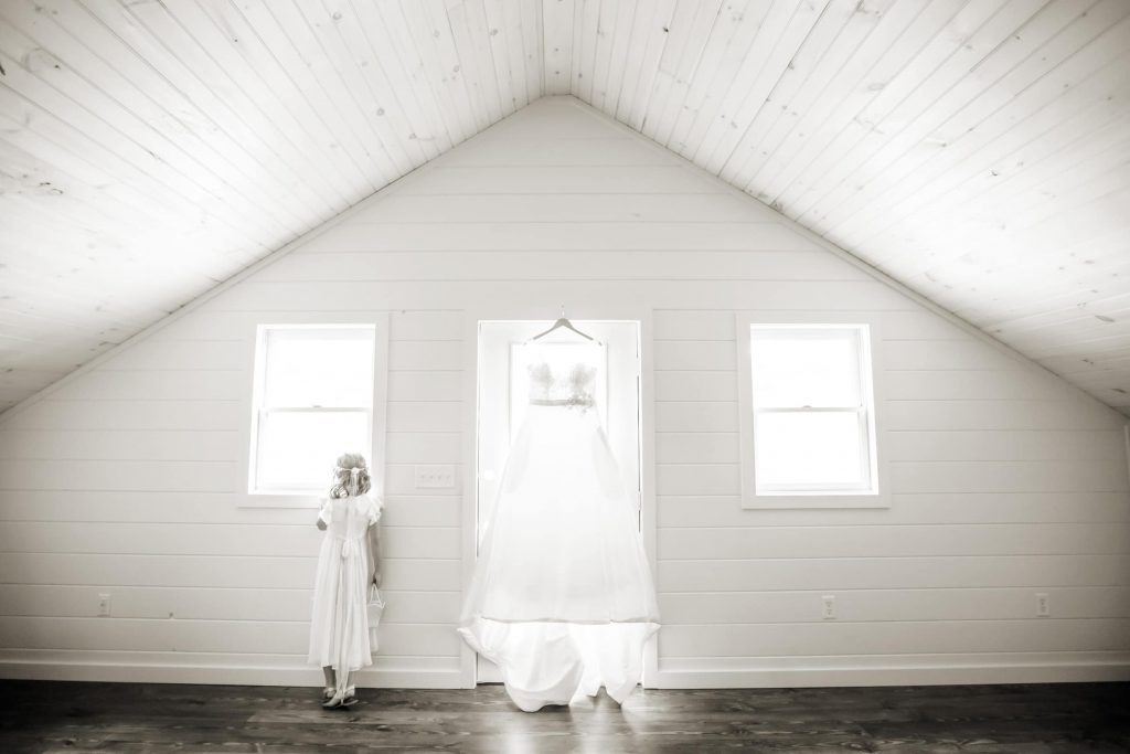 Wedding_anticipation_portfolio_image_by_Chattanooga_based_Innamorata_Photography_HollyJosephWed00046M