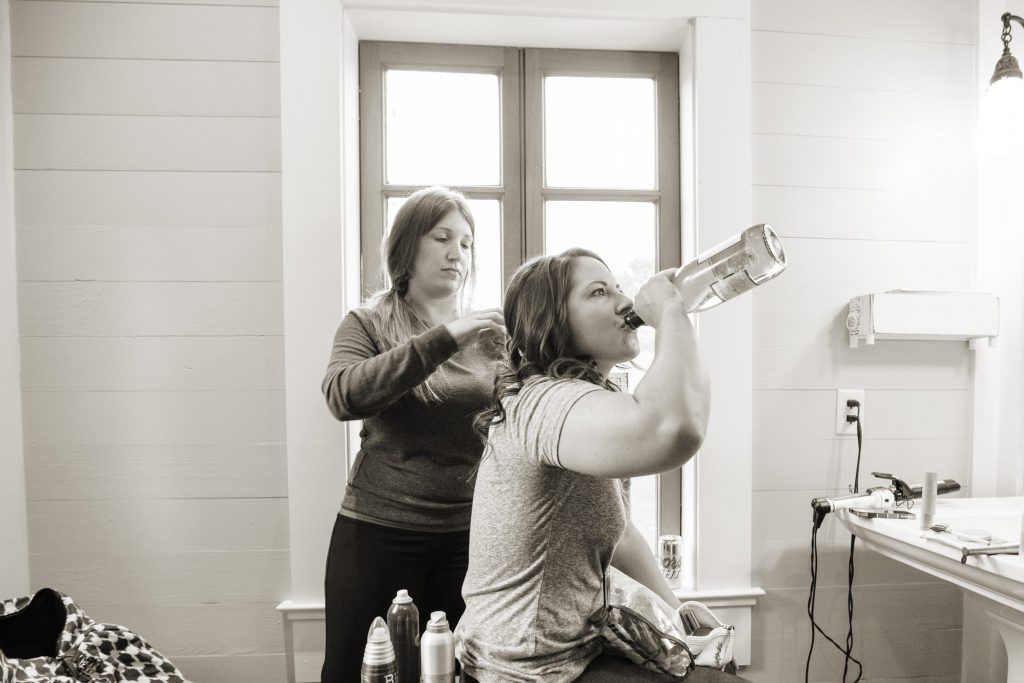 Wedding_anticipation_portfolio_image_by_Chattanooga_based_Innamorata_Photography_JennieCodyWed00017_M