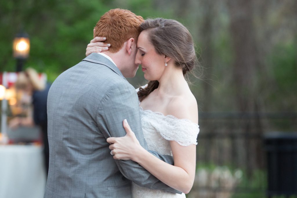 Wedding_celebration_portfolio_image_by_Chattanooga_based_Innamorata_Photography_6N5C4721