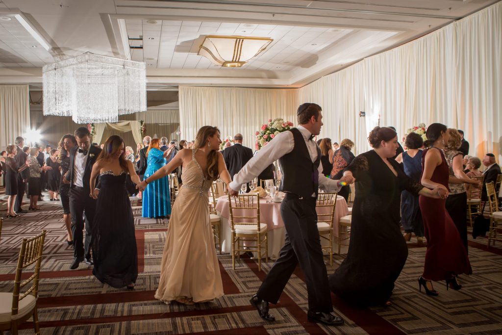 Wedding_celebration_portfolio_image_by_Chattanooga_based_Innamorata_Photography_AllisonGusWed00651_C