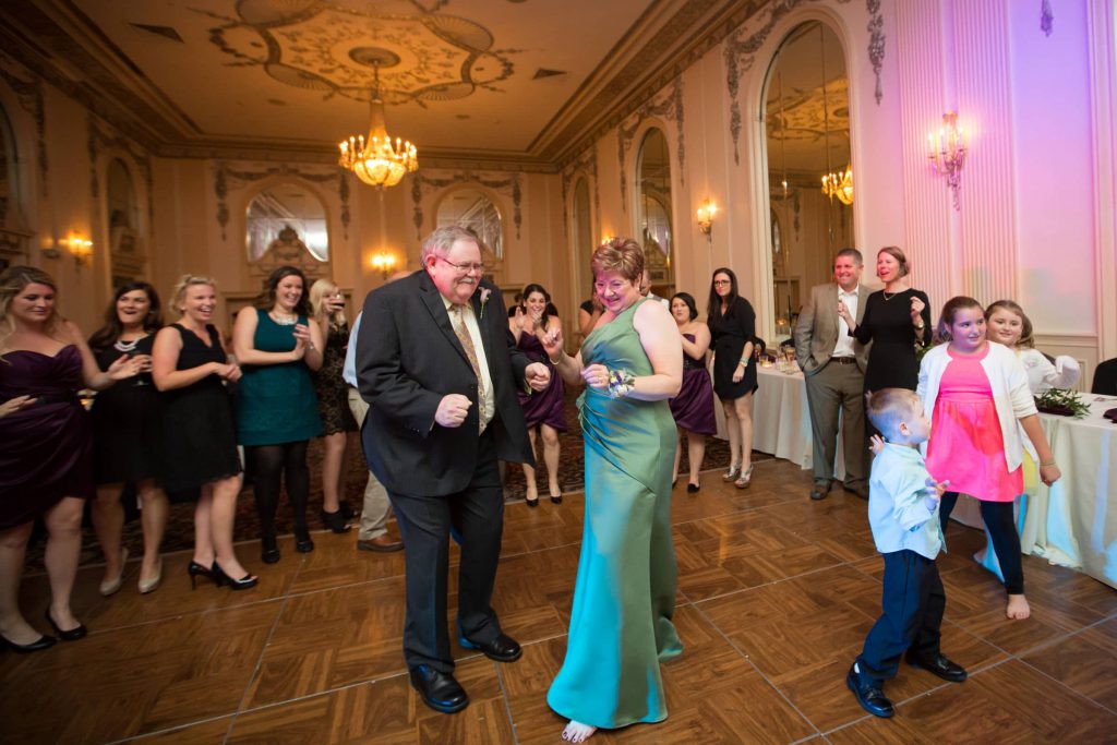 Wedding_celebration_portfolio_image_by_Chattanooga_based_Innamorata_Photography_CourtneyLebronWed00763C