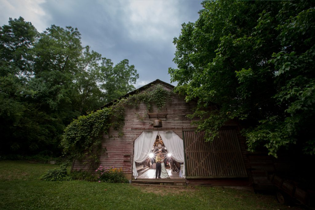 Wedding_celebration_portfolio_image_by_Chattanooga_based_Innamorata_Photography_LindsayBenWedding00304C