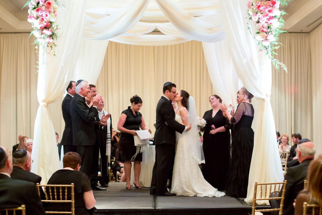 Wedding_ceremony_portfolio_image_by_Chattanooga_based_Innamorata_Photography_AllisonGusWed00431_C