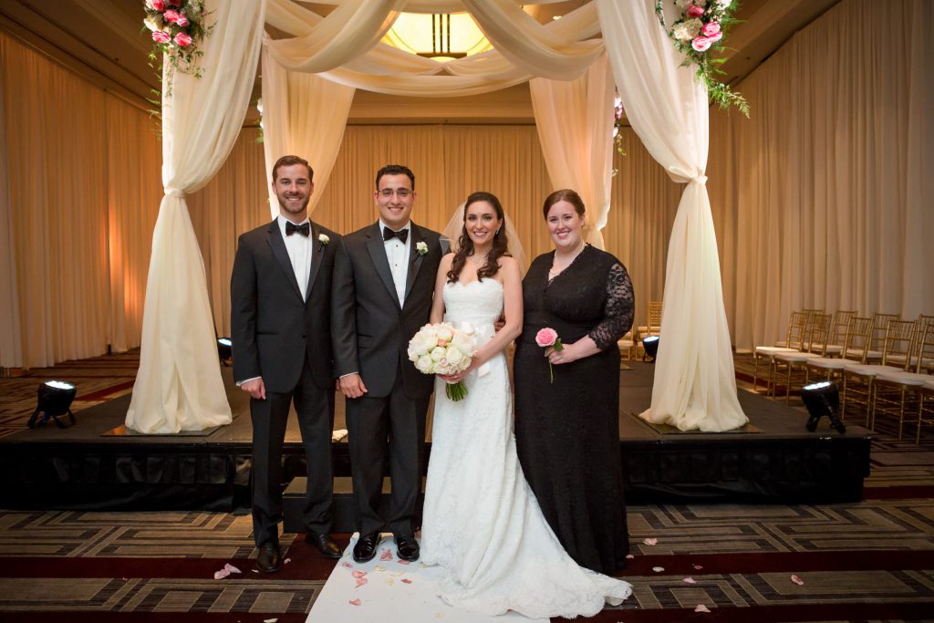 Wedding_party_and_family_portfolio_image_by_Chattanooga_based_Innamorata_Photography_AllisonGusWed00456_C