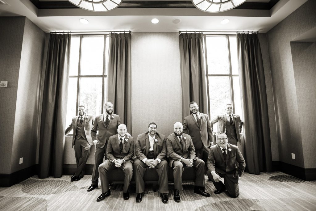 Wedding_party_and_family_portfolio_image_by_Chattanooga_based_Innamorata_Photography_ArielleBrandonWed00086M