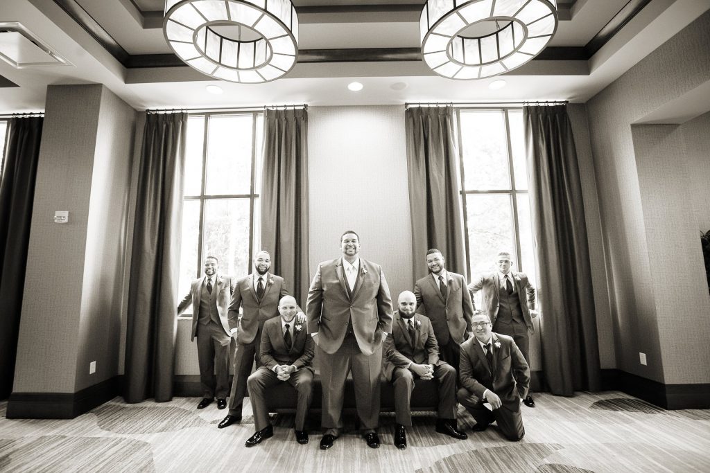 Wedding_party_and_family_portfolio_image_by_Chattanooga_based_Innamorata_Photography_ArielleBrandonWed00087M